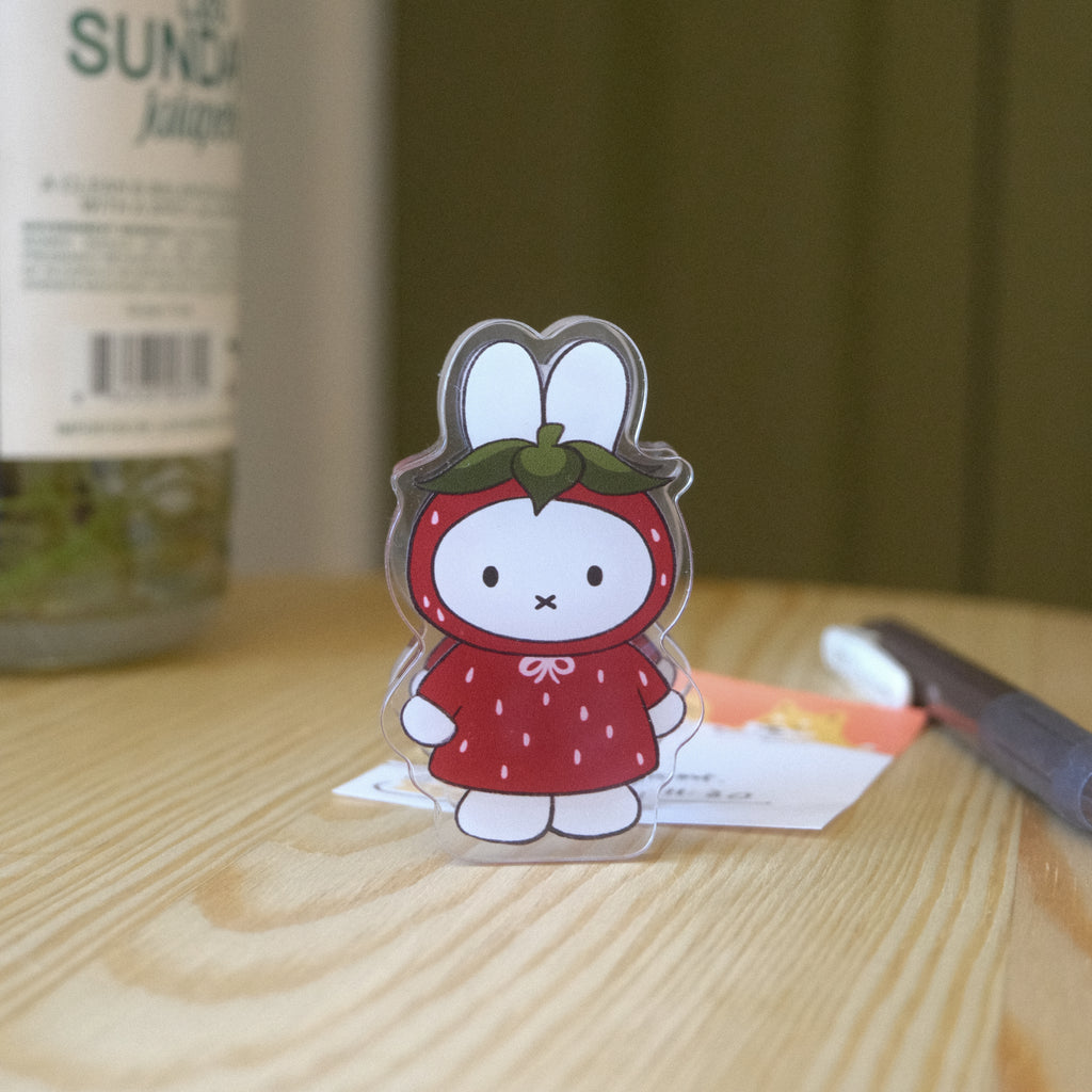 Berry Bunny Picture Clip