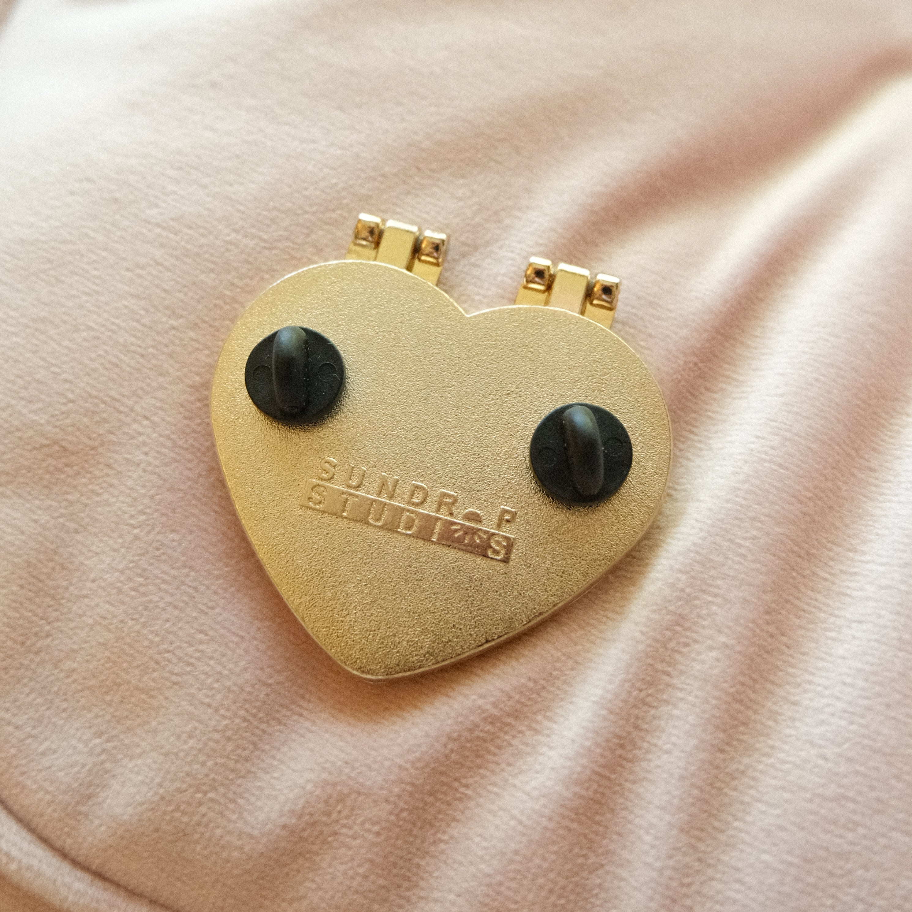 Kiki's World Hinge Pin